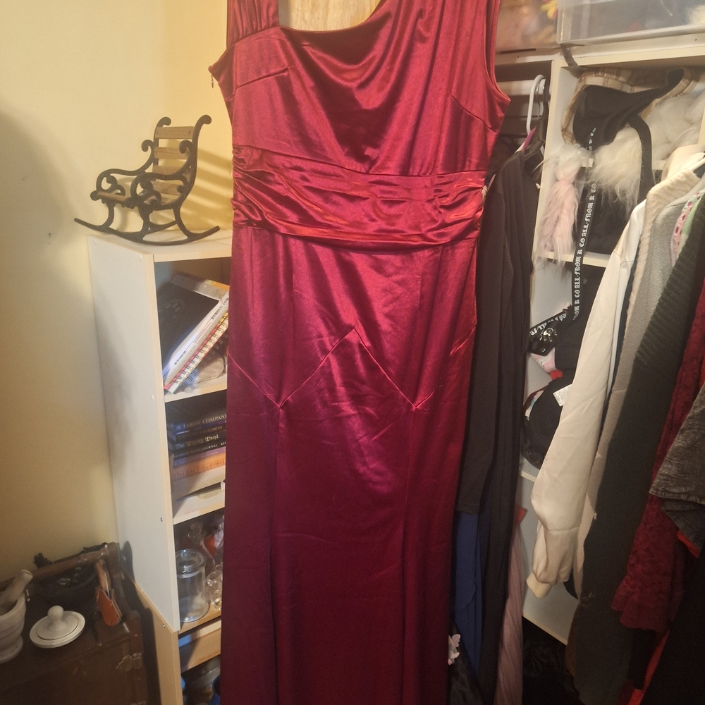 Elegant Red Evening Gown MUXXN
